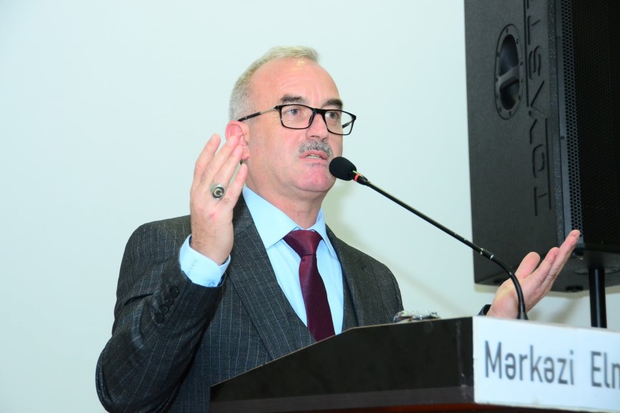 Səməd Vəkilov: Miqrasiyada maarifləndirmə vacibdir