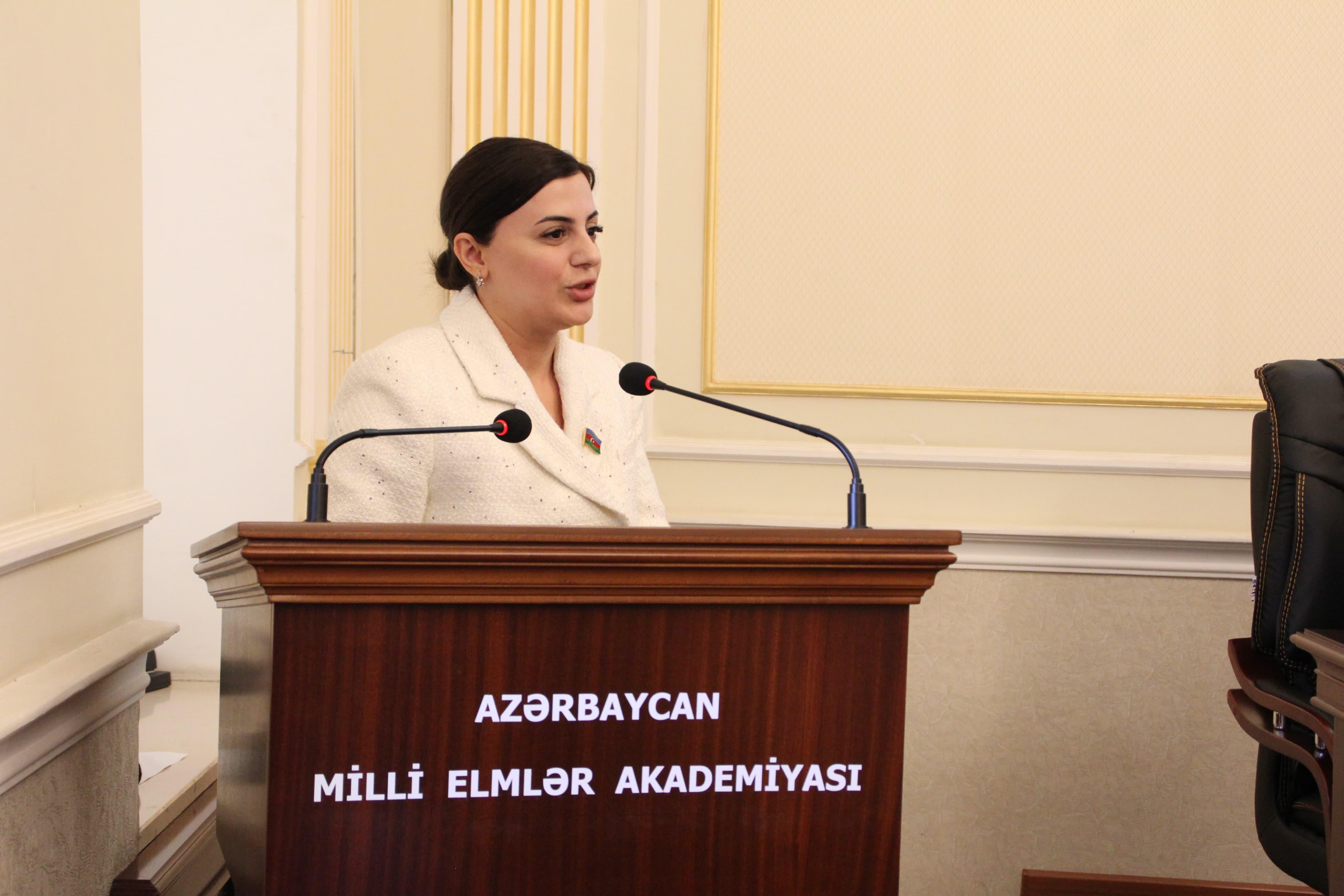 Səməd Vəkilovun Qərbi Azərbaycanla bağlı kitabının təqdimatı keçirilib - FOTOLAR