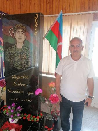 Hüquqşünas Səməd Vəkilov şəhid Cabbar Zeynalovun ailəsini ziyarət edib